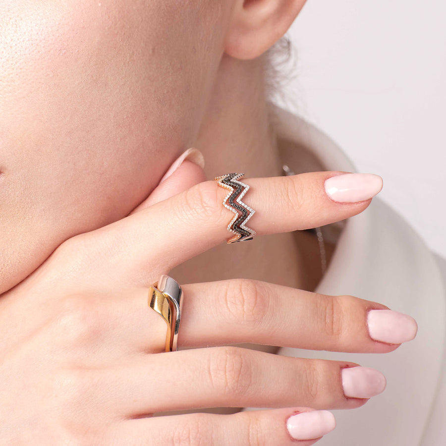 ·【NEW YORK SKYLINE】Diamond ZigZag Ring 18K Gold White&Black